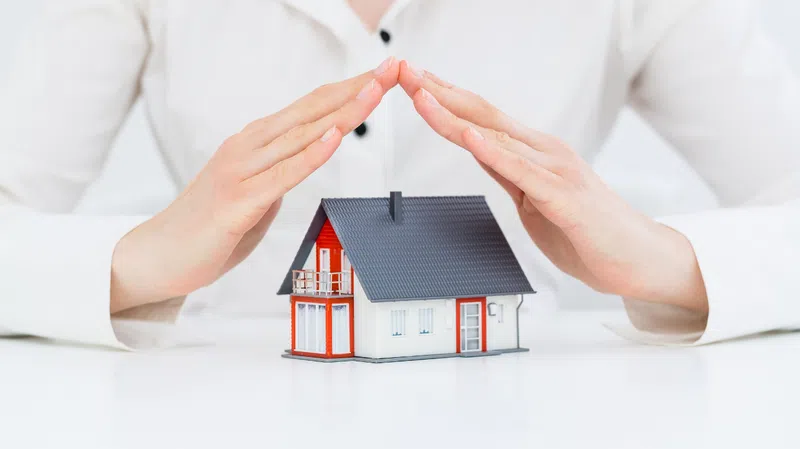 Navigating Insurance and Risk Management: Protecting Your Property Investment