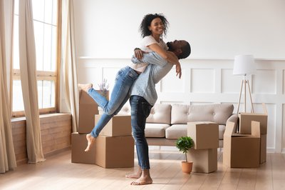 Top Tips For Buying A House At Auction cover