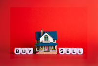 Your Top FAQs Answered: Buying and Selling Homes Simultaneously