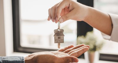 Navigating Offers and Negotiations: A Guide for Sellers cover