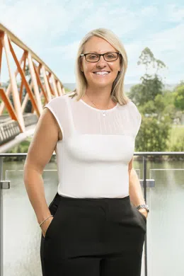 Leonie Holland