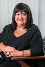 Leslie Barker