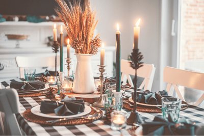 5 Simple Tips To Decorate Your Home For The Holidays cover