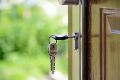 How To Finance A House Before Selling Your Current House cover